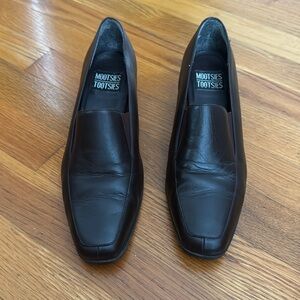 Mooties Tootsies Leather low heel